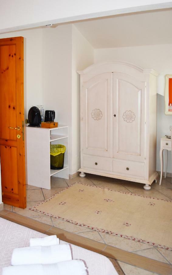 Casa Vacanza Porto Frailis Gia Porto Frailis B&B Àrbatax Екстериор снимка