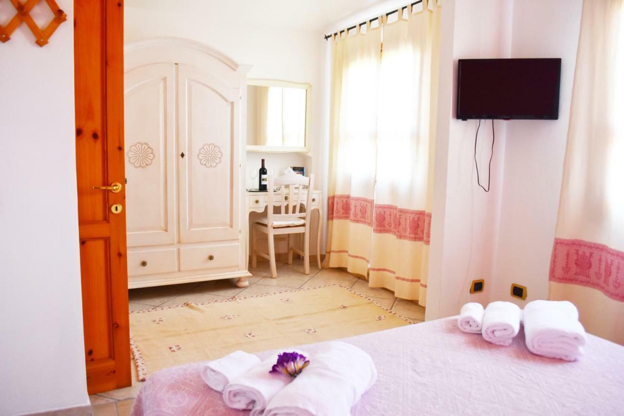 Casa Vacanza Porto Frailis Gia Porto Frailis B&B Àrbatax Екстериор снимка