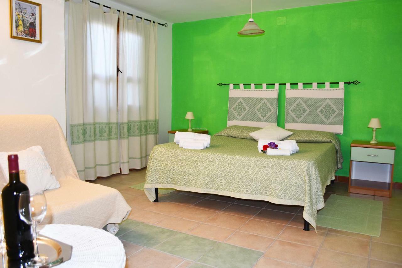 Casa Vacanza Porto Frailis Gia Porto Frailis B&B Àrbatax Екстериор снимка