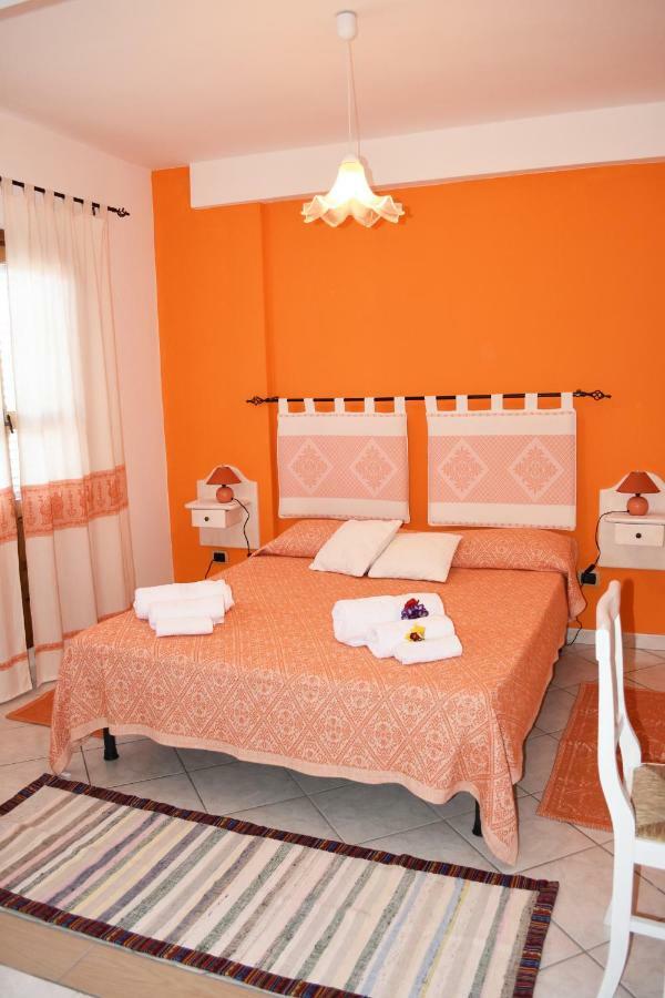 Casa Vacanza Porto Frailis Gia Porto Frailis B&B Àrbatax Екстериор снимка